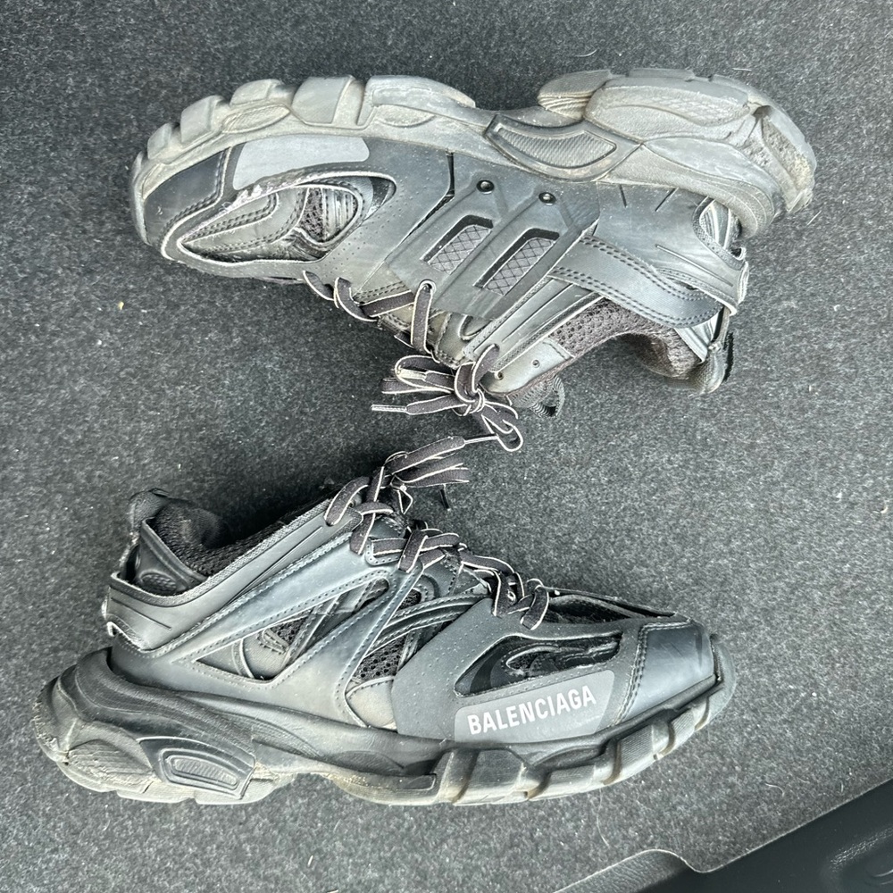 Balenciaga Unisex Track Sneakers - Picture 3 of 4